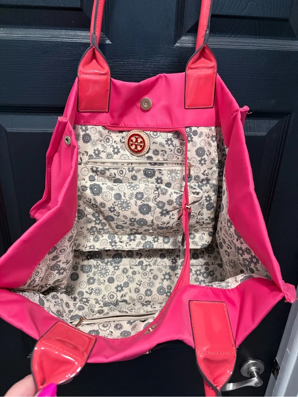Tory Burch Pink Ella Tote Bag with Orangish color accents and Logo Medallion 🩷🧡
